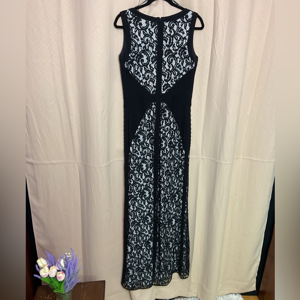 Tadashi Shoji Sleeveless Gown - Picture 4 of 15